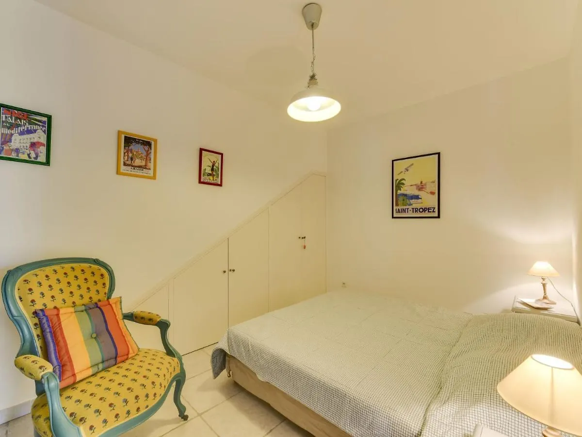 Apartment Les Terrasses De Grimaud By Interhome
